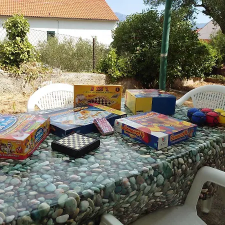 Olive Tree Apartment, Postira
